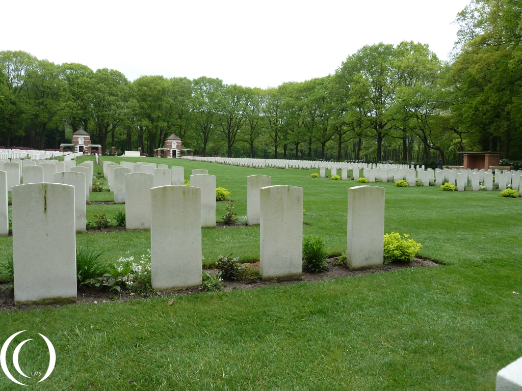 Arnhem - Oosterbeek War Cemetery