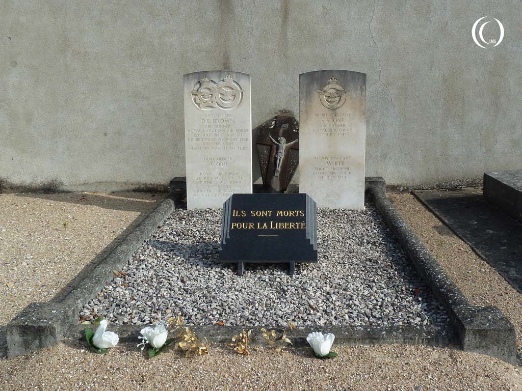 Commonwealth War Graves, RAF 626 Squadron - Theillay, France