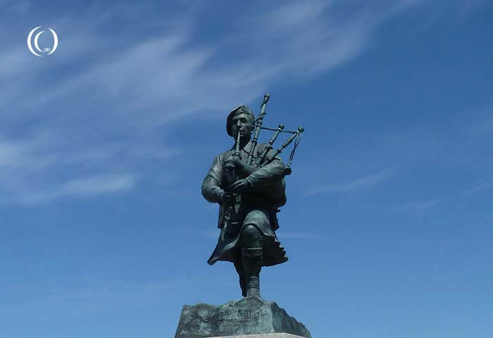 D-Day, Sword Beach: Monument Piper William 'Bill' Millin - Colleville-Montgomery, France
