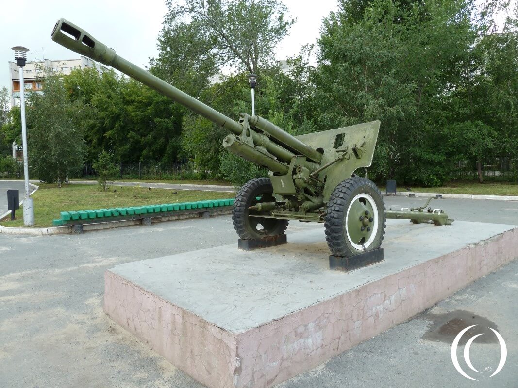 One of the two guns - Victory Park Kurgan