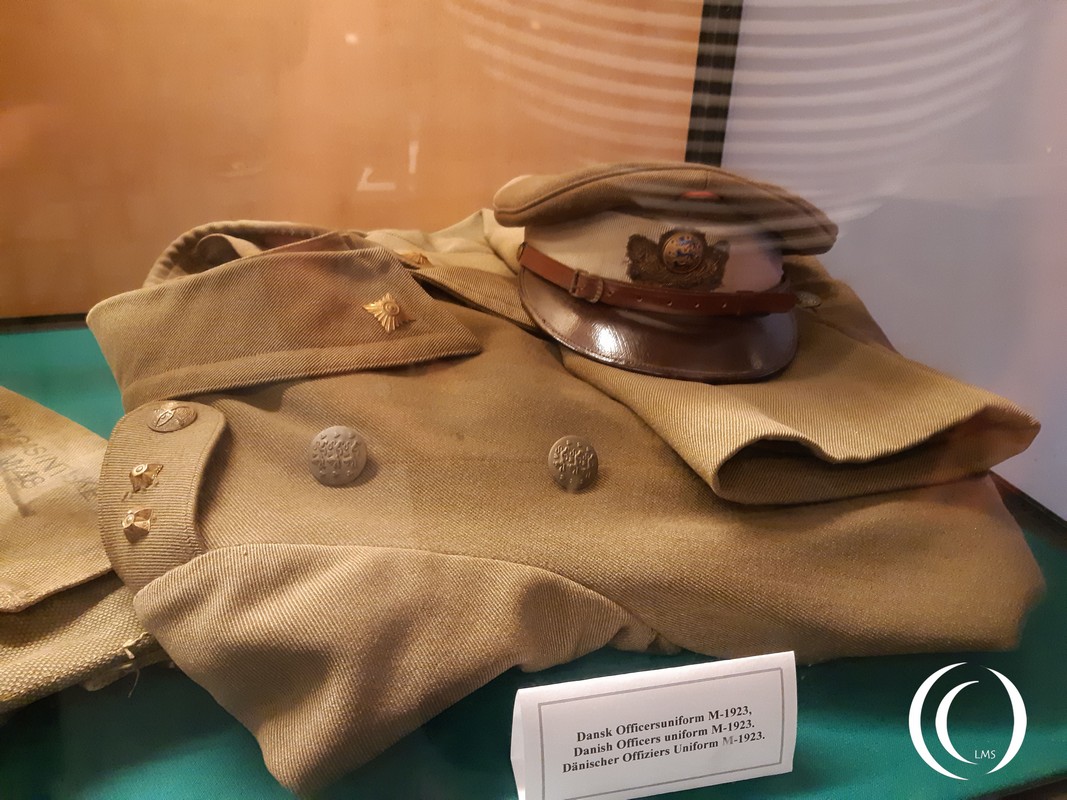 Danish Officers uniform M-1923 - Panzer and Artillery Museum
