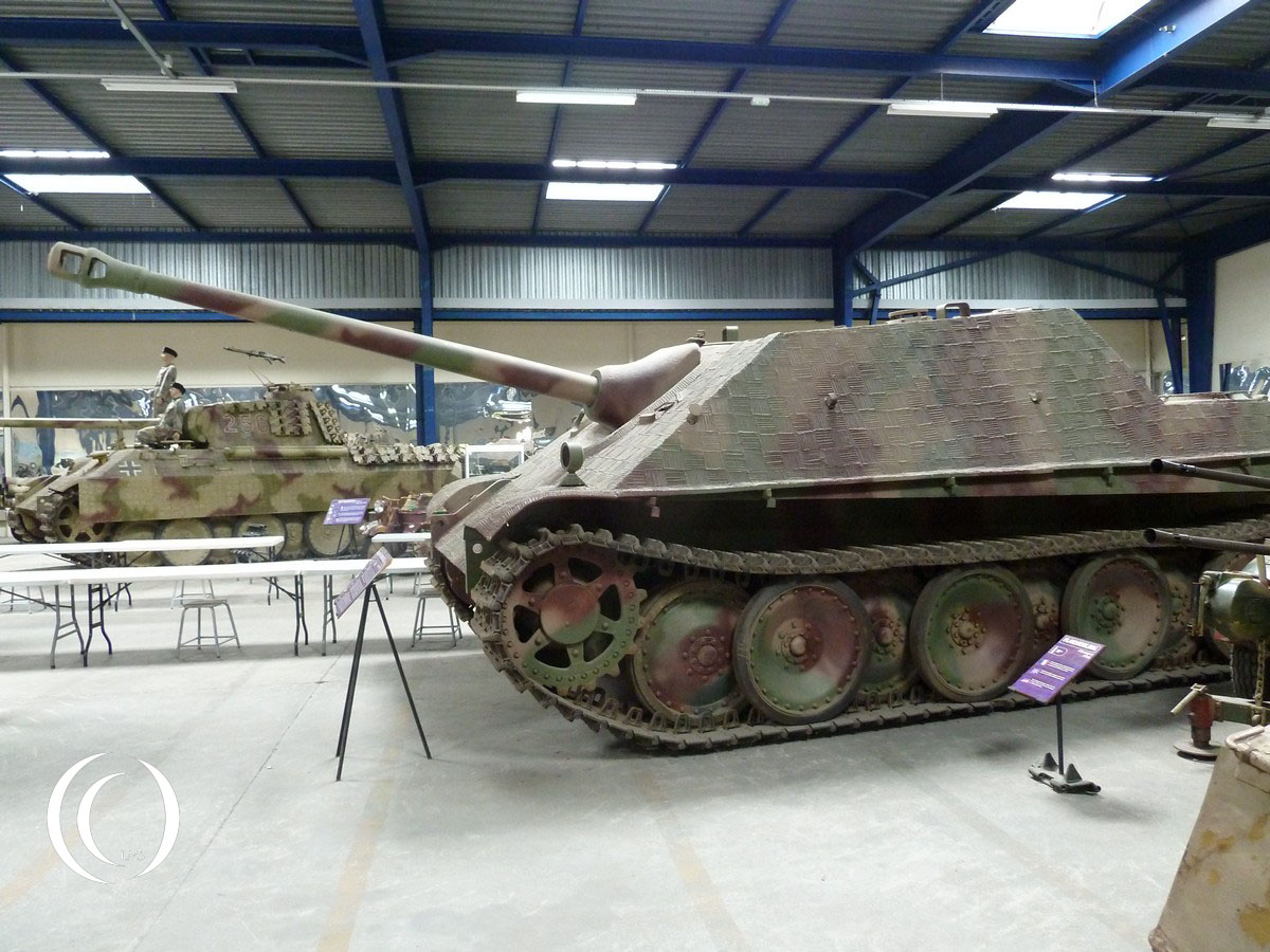 Jagdpanther V - Panzer V, Panther in the back - photo 2014