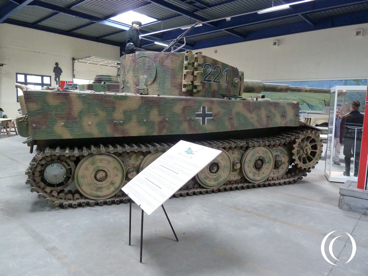 Panzer VI - Tiger I - German Heavy Tank - photo 2014