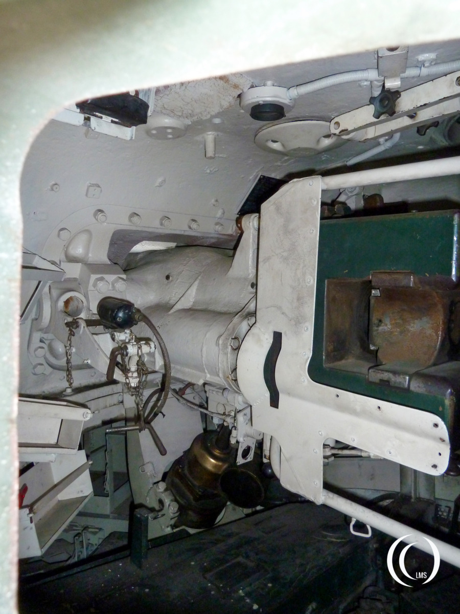 Sherman Firefly inside turret loading block