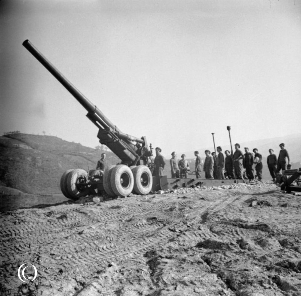 US 155mm M1A1 “Long Tom” – American Heavy Artillery Field Gun ...