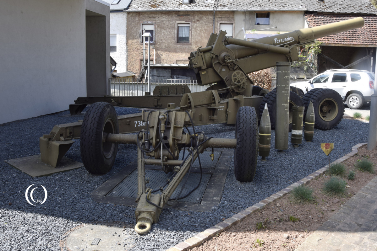 US 8 inch M1 Howitzer