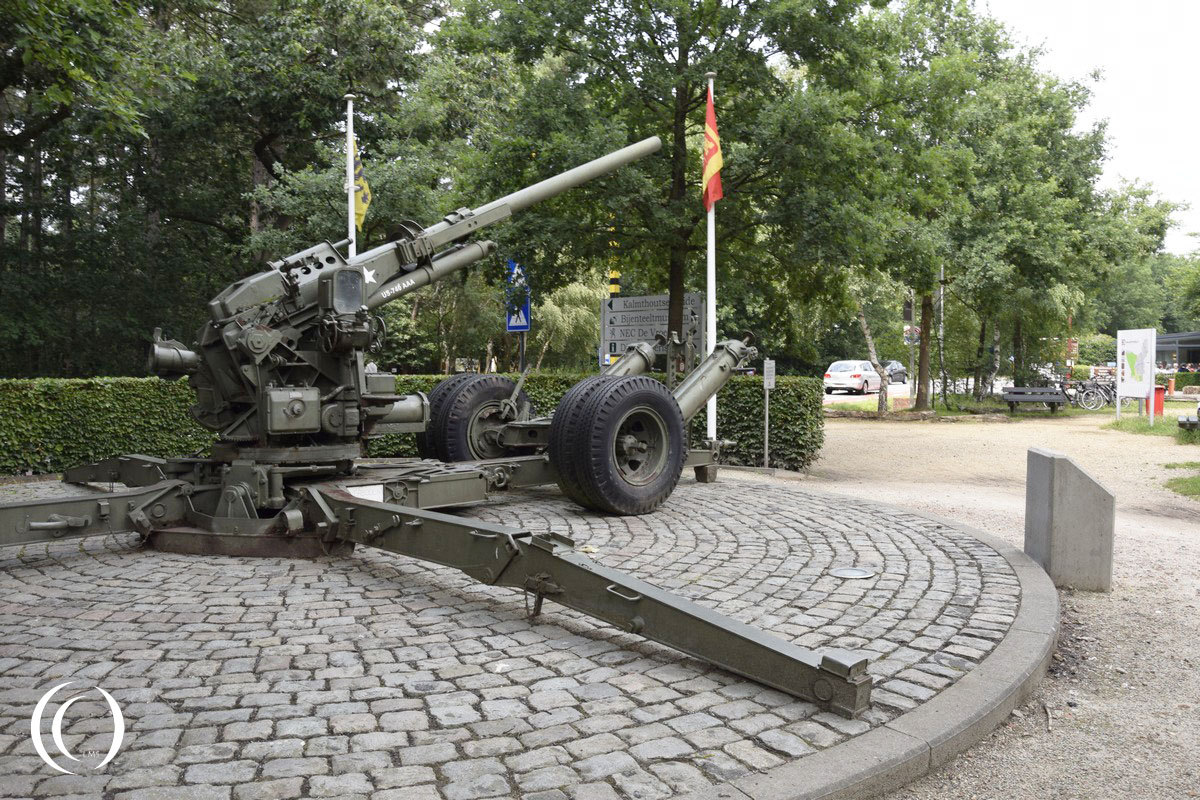 Colibrí Reino Tantos 90mm M1A1 Heavy Anti-Aircraft Gun – the American answer to the German 8.8cm  FlaK 18 | LandmarkScout