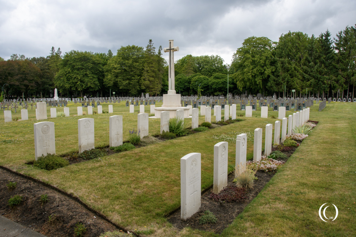 Canadian Commonwealth graves Robermont Belgium