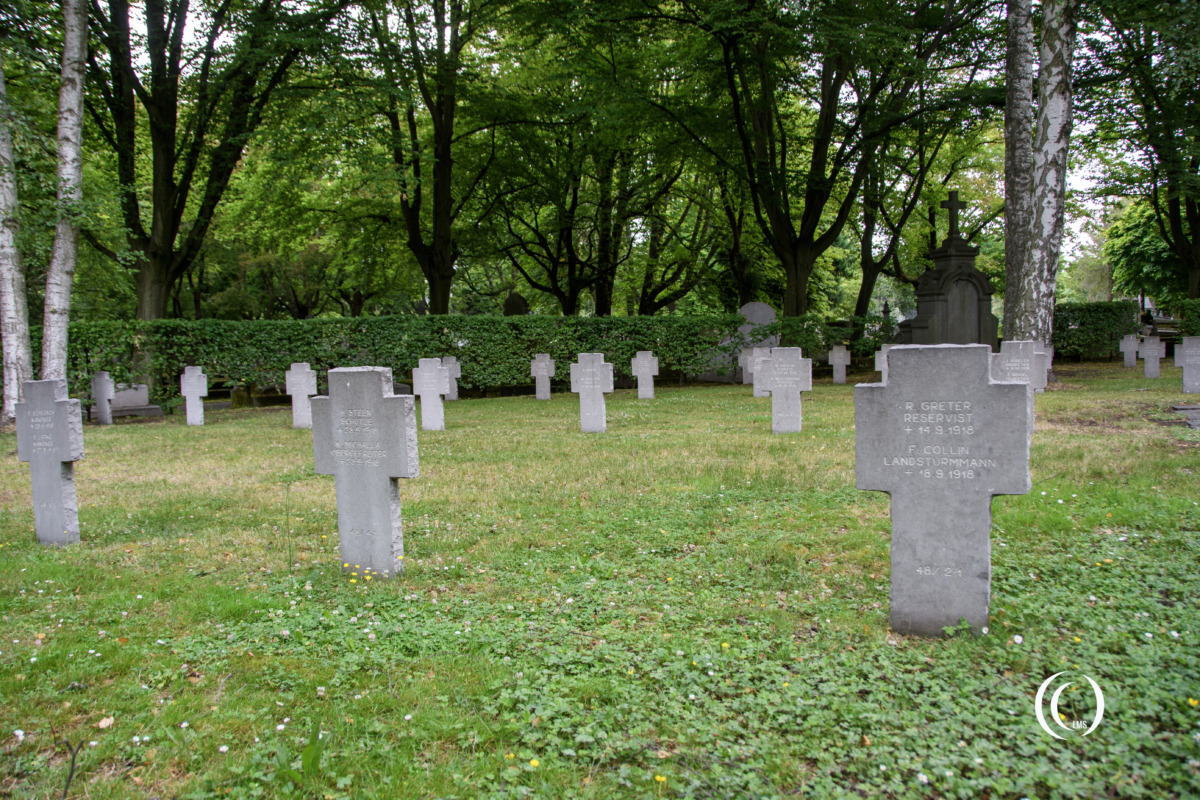 German WW1 graves at Robermont Cemetery