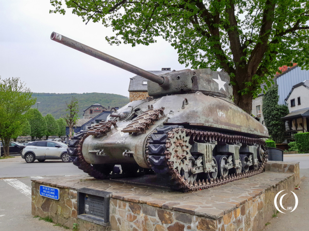 Sherman M4A1 with 76 mm gun 