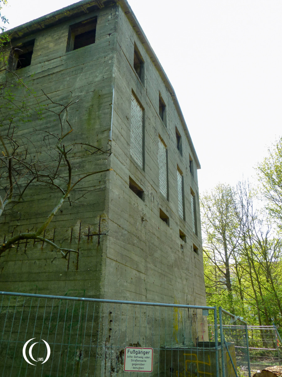 Unknown Bunker – Wilhelmsburg, Hamburg, Germany | LandmarkScout