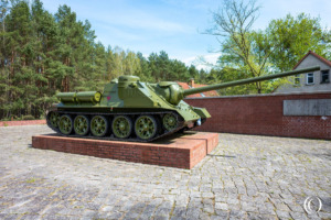 SU-100 – Soviet Tank Destroyer